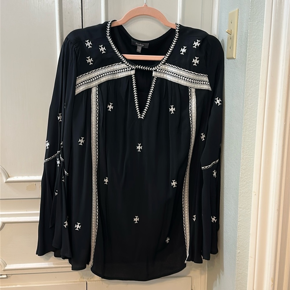 Neiman Marcus Embroidered black bell sleeve blouse L